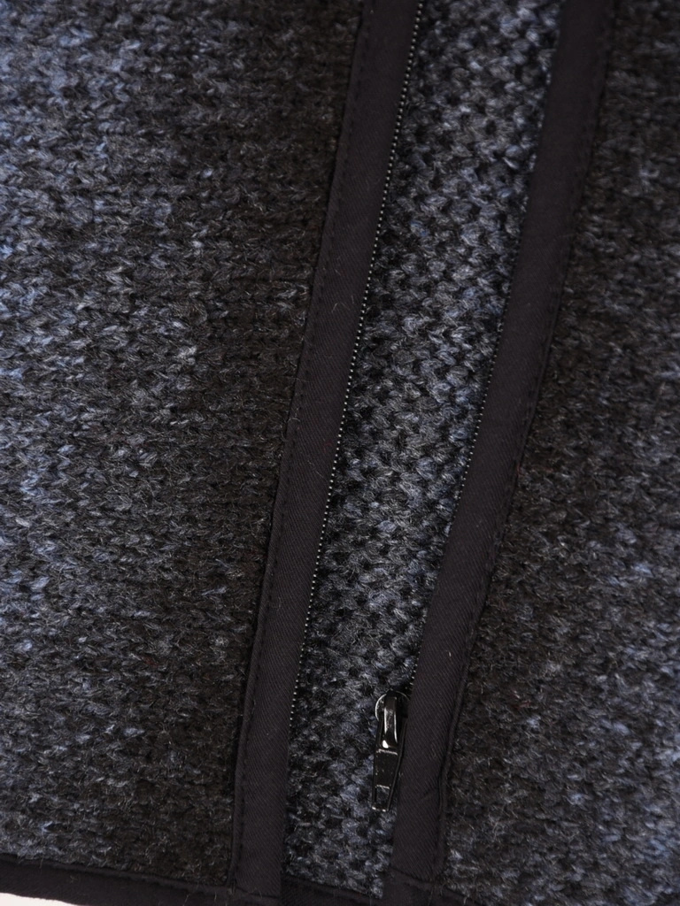 Elegancki granatowy sweter z kieszeniami – luźny fason ze stójką idealny na jesień 42179