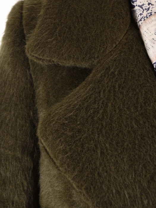 Elegancki płaszcz damski na jesień i zimę khaki – klasyczny krój modelujący sylwetkę 42705