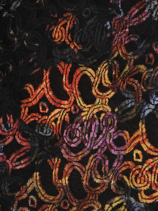 Ołówkowa sukienka z tkaniny, kreacja w jesiennych barwach 27353