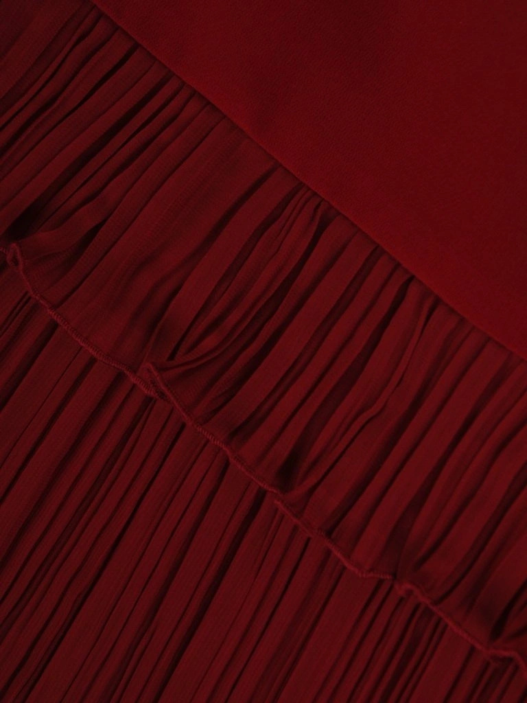 Elegancka bordowa sukienka midi o prostym kroju – stylowe plisowane rękawy 3/4 na wyjątkowe okazje 27115