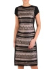Czarna sukienka wieczorowa na sylwestra o prostym kroju – pięknie podkreślona sylwetka i złote cekiny 19101