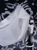Biała sukienka w granatowy wzór kwiatowy Hanna, elegancka kreacja bez rękawów.