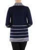 Granatowy sweter damski w paski o prostym kroju – praktyczny model 2w1 tuszujący biodra 38676