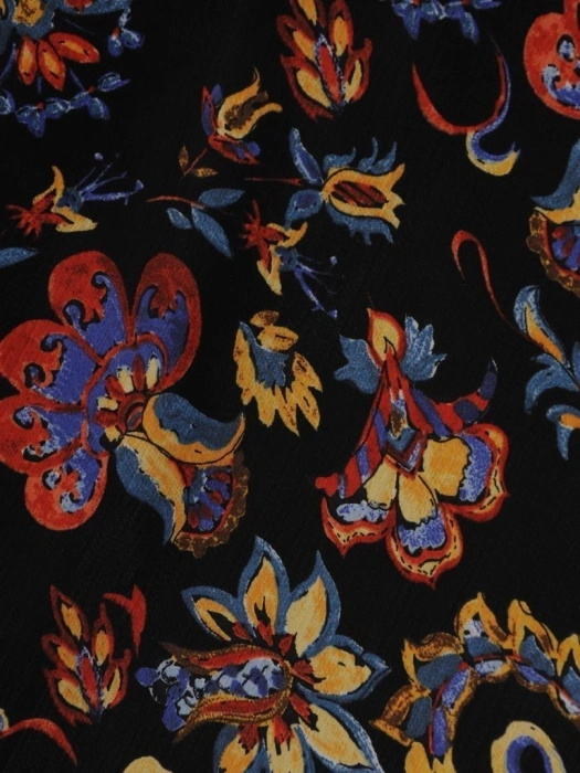 Czarna sukienka w kwiaty trapezowa – wygoda i elegancja z tiulowymi akcentami 25675