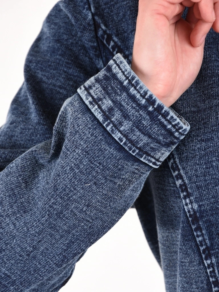 Granatowa kurtka jeansowa damska przejściowa z kapturem – prosty krój z ozdobnymi cyrkoniami 41709