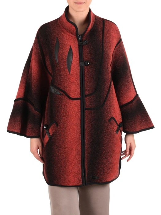 Czerwony elegancki sweter damski rozpinany – luźny krój z rękawem 3/4 i ozdobnymi guzikami 42182