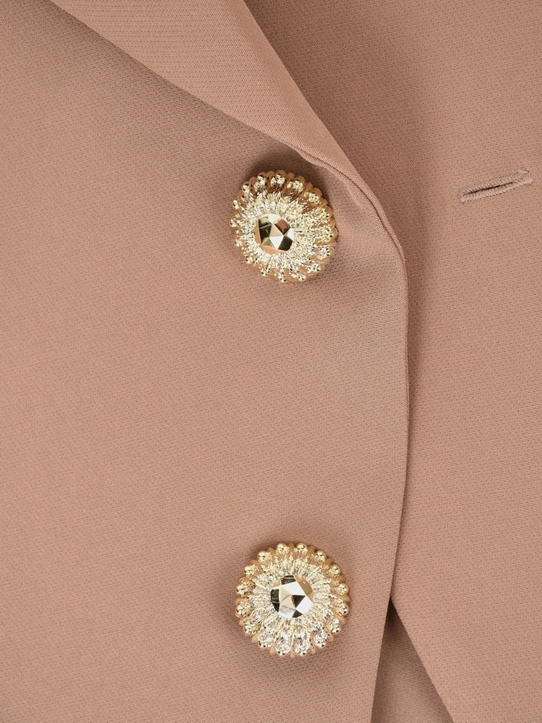 Elegancki garnitur damski na wesele cappuccino – prosty fason ze spodniami i paskiem 41906