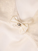 Biała sukienka maksi, kreacja z ozdobnymi rękawami 30461