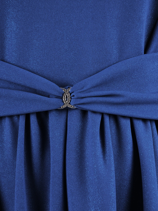 Chabrowa sukienka midi z ozdobnie wyciętym dekoltem 35310