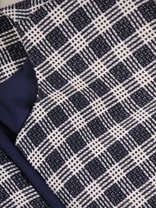 Wizytowy żakiet damski w kratę z połyskującą nitką – kobiecy krój do eleganckich sukienek 31344