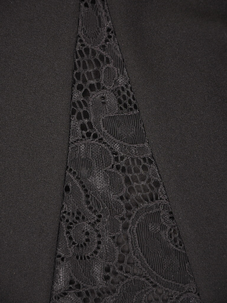 Elegancka czarna spódnica trapezowa midi – tuszuje biodra, z elastyczną gumką i koronką 41995