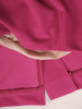 Amarantowa sukienka z asymetryczną narzutką z szyfonu 32450
