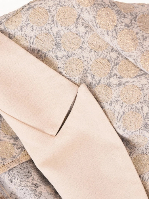 Elegancki kostium damski ze spodniami ecru w złote grochy – swobodny fason z szerokimi nogawkami 39945