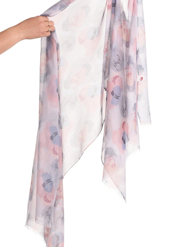 Lekki szal damski szaro-łososiowy w plamy – stylowe przełamanie biurowego dress code 41625