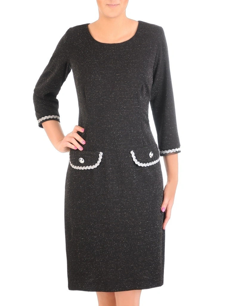 Elegancka czarna sukienka koktajlowa z rękawem 3/4 – prosty fason z ozdobnymi patkami 32062