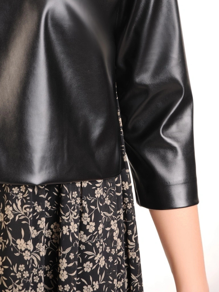 Elegancka sukienka rozkloszowana w kwiaty – kobiecy fason midi z rękawem 3/4 31637