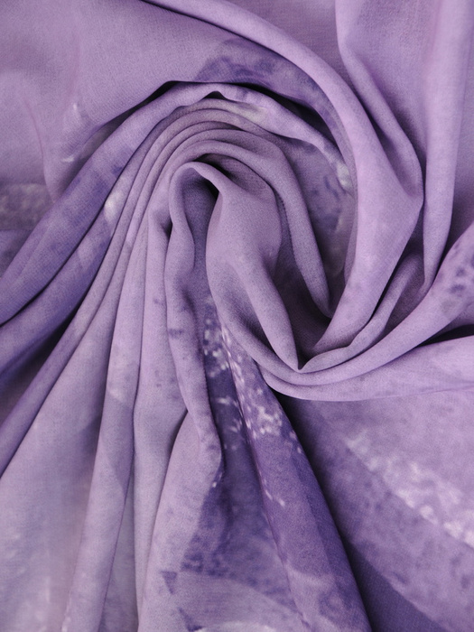 Fioletowa sukienka z szyfonu, kreacja z kopertowym dekoltem 30779