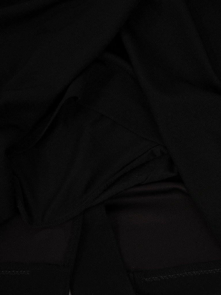 Elegancka sukienka ołówkowa midi w czerni z koronką – ponadczasowy fason pięknie modelujący talię 19173