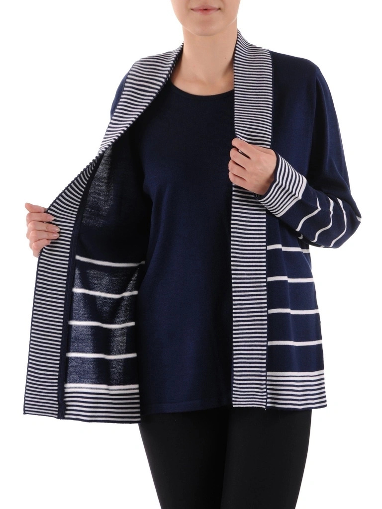 Granatowy sweter damski w paski o prostym kroju – praktyczny model 2w1 tuszujący biodra 38676