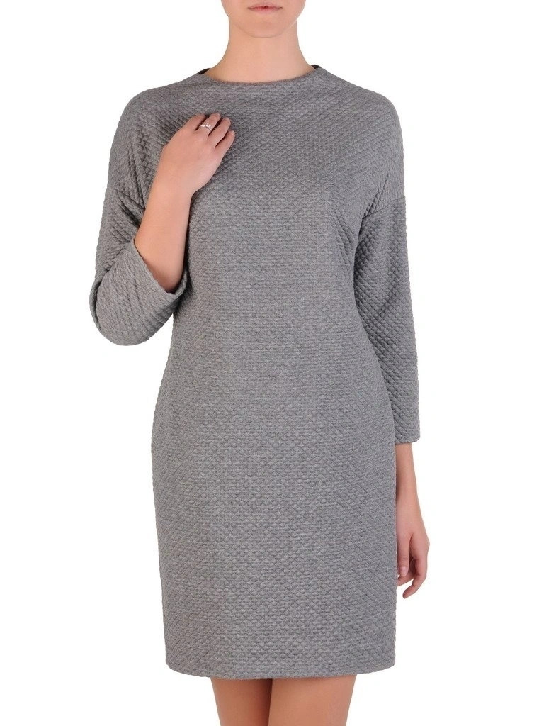 Szara sukienka dzianinowa na jesień – fason tuba modelujący sylwetkę z kieszeniami 8062