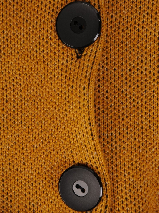 Musztardowy sweter zapinany na duże guziki 21984