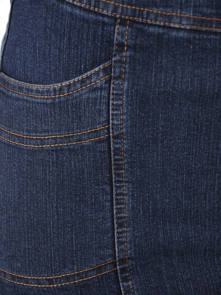 Ciemnogranatowa prosta spódnica jeansowa na jesień – wygodny model z kieszeniami modelujący sylwetkę 29132