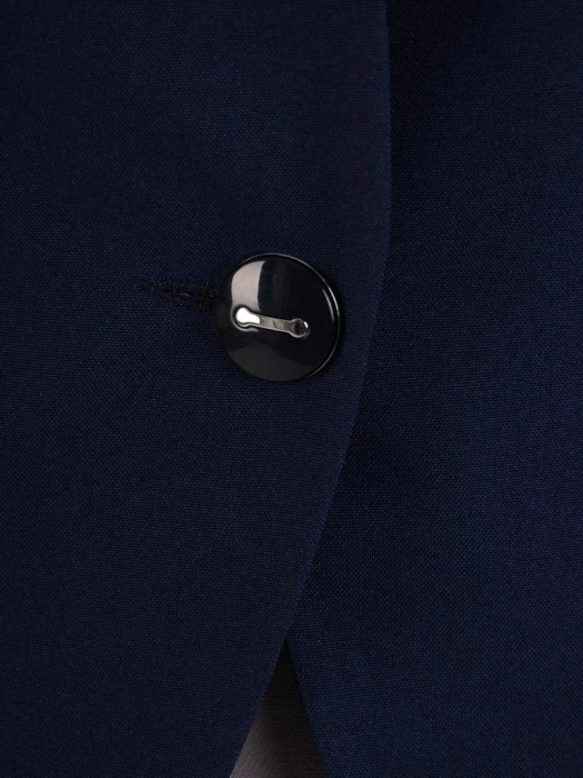 Elegancki granatowy żakiet damski do sukienki – taliowany fason z ozdobnym guzikiem 25160