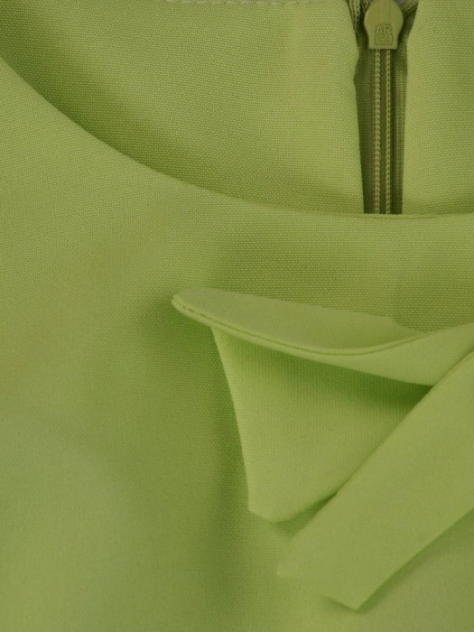 Pistacjowa sukienka wizytowa o fasonie tulipana – kobiecy krój modelujący sylwetkę 4078
