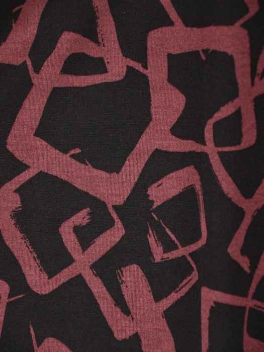 Bordowa bluzka wizytowa damska w elegancki wzór – luźny fason z asymetrycznym dołem i kołnierzem 42269