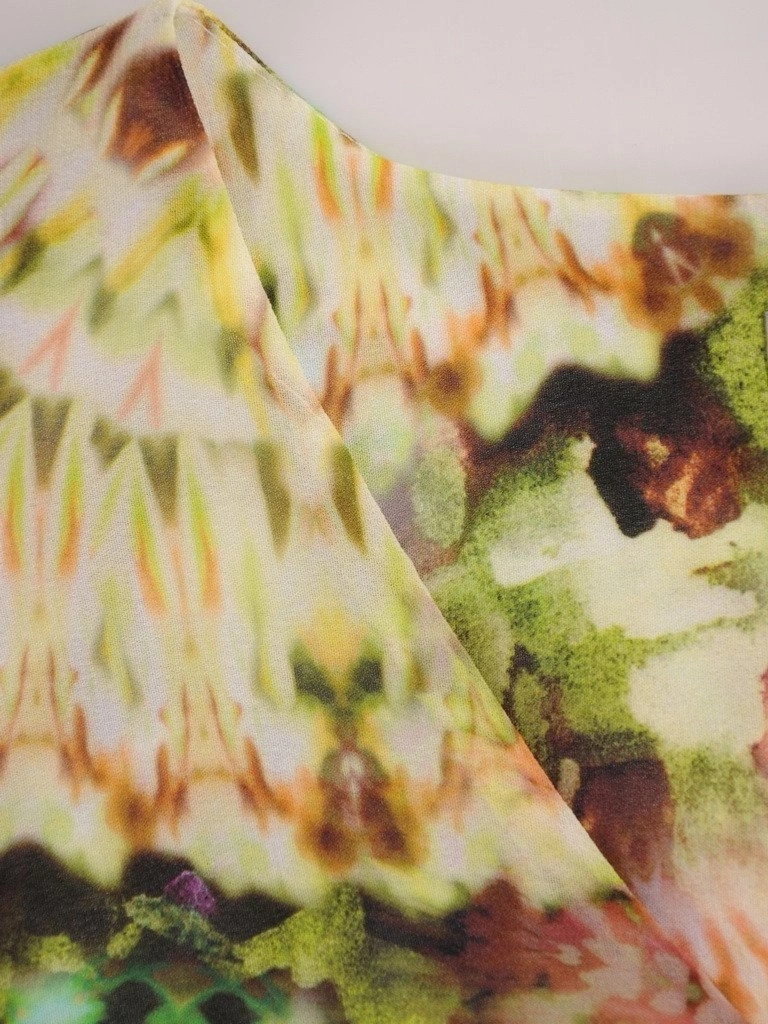 Wzorzysta sukienka wiskozowa midi do kolan – luźny fason tuszujący mankamenty sylwetki 20908
