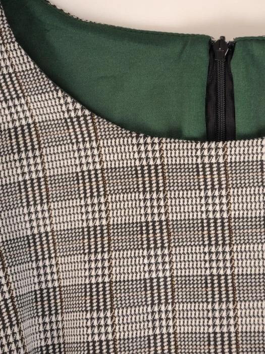 Stylowy komplet: szara sukienka midi w kratę z zielonym żakietem – z pionowymi zaszewkami modelującymi sylwetkę 33876