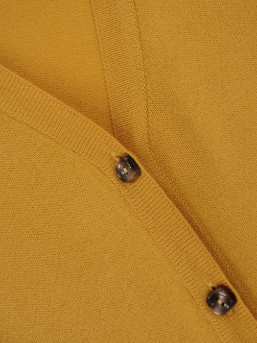 Elegancki sweter damski rozpinany musztardowy – prosty fason z dekoltem w serek na chłodne dni 38913