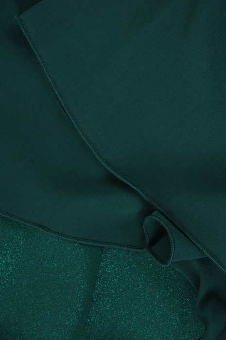 Elegancka zielona sukienka, kreacja maskująca niedoskonałości 28084