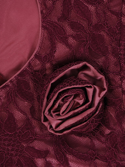Fioletowa, koronkowa sukienka z kwiatową aplikacją 23483