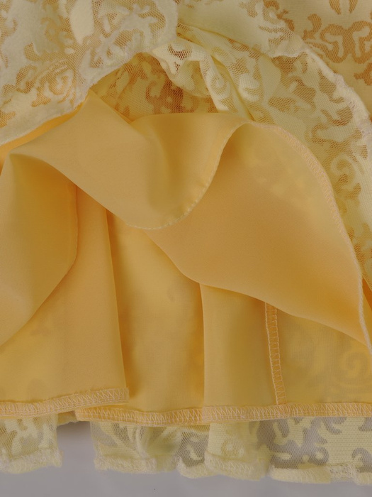 Koronkowa sukienka z kontrafałdami Jonita, piękna kreacja w żółtym kolorze.