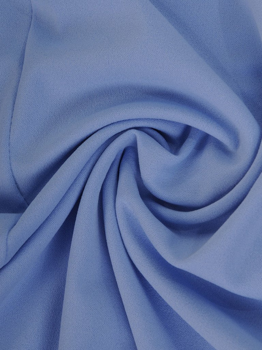 Prosta sukienka z głębokim dekoltem, błękitna kreacja na jesień 23121