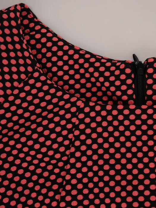 Sukienka tuba Mirona LXVI, wyszczuplająca kreacja maskująca brzuch.