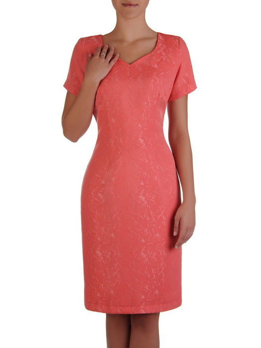 Żakardowa sukienka Tycjana V, kreacja wizytowa w kolorze koralowym.