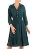 Zielona sukienka z ozdobną gumą w pasie 27137